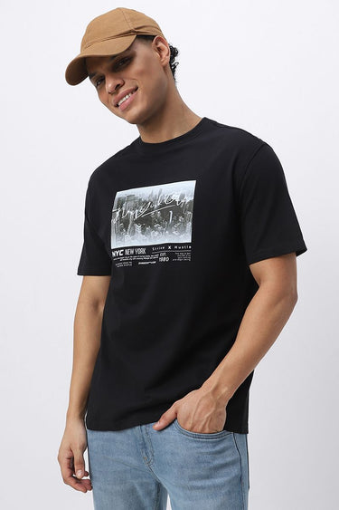 تيشيرت رجالي بطبعة أمامية