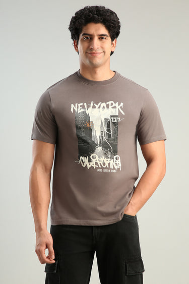 تيشيرت كاجوال بطباعة جرافيك