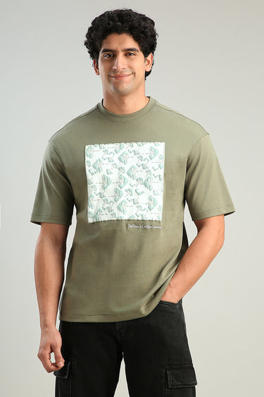 تيشيرت كاجوال بطبعة أمامية