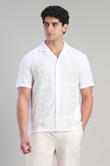 قميص بأكمام قصيرة مع تطريز