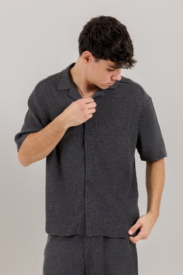 قميص بنسيج منقوش