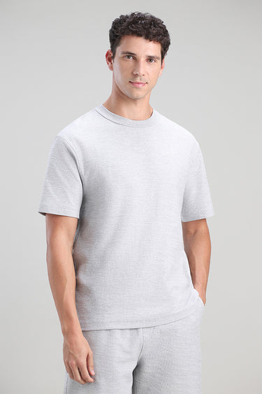 تيشيرت بأكمام قصيرة بنسيج منقوش