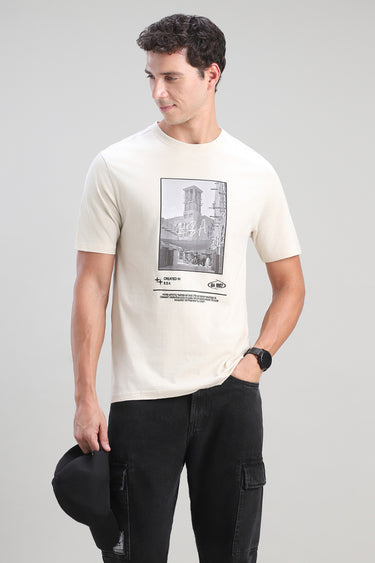 تيشيرت بأكمام قصيرة بطبعة أمامية