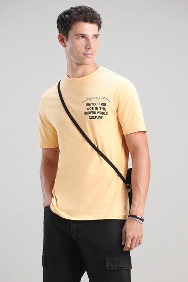 تيشيرت بأكمام قصيرة بطبعة أمامية