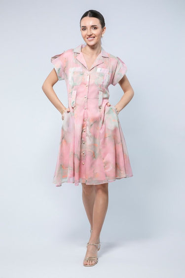 فستان نسائي بنمط طبعات وعقدة ملتوية