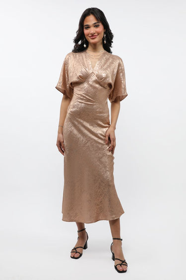 فستان نسائي طويل بلون ميتاليك