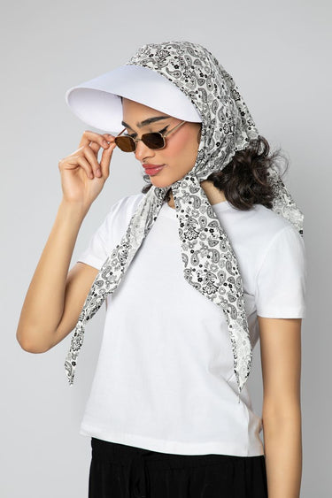 إكسسوار نسائي صيفي أنيق شال مع تفاصيل قبعة