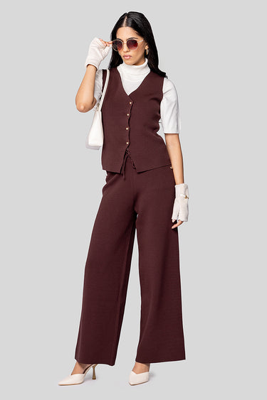 بنطلون تريكو واسع مزين بأزرار جانبية