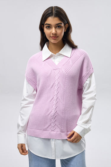 فيست محبوك بياقة V مع تفاصيل جدائل