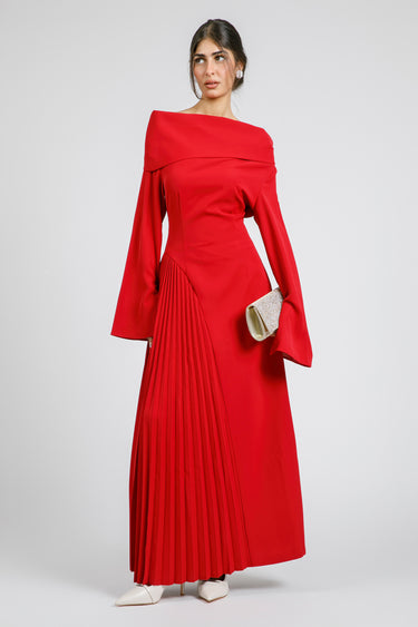 فستان ماكسي بأكتاف مكشوفة وكسرات