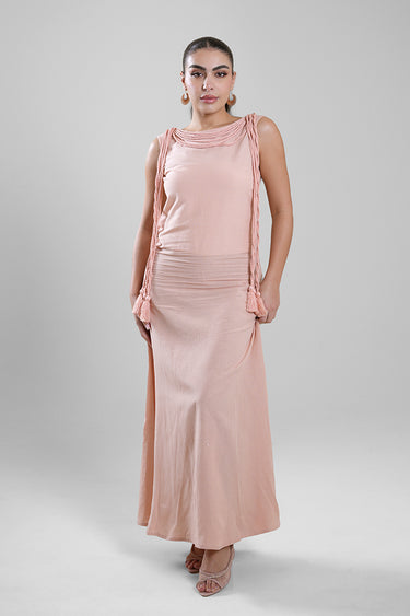 فستان بدون أكمام بتفاصيل شراشيب