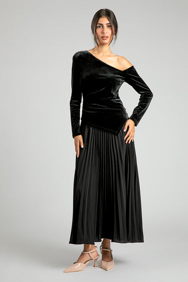 فستان مخمل بقصة كتف واحدة