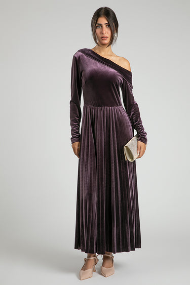 فستان ماكسي مخمل بقصة كتف واحدة