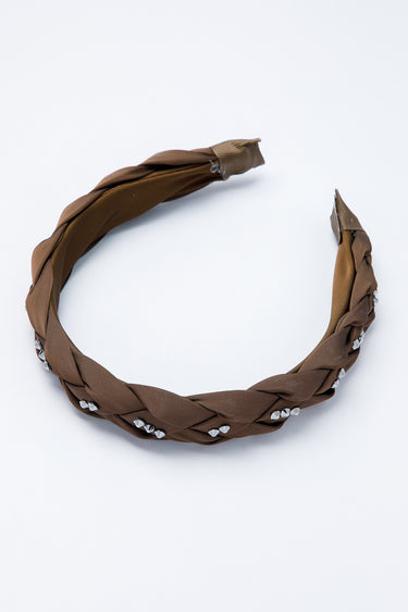 طوق شعر مضفّر بلمسات لامعة