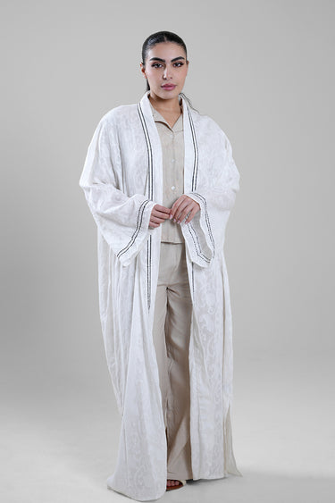 عباية نسائية بتصميم مفتوح