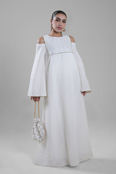 فستان بأكتاف مكشوفة وتطريز أمامي