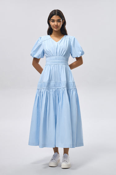 فستان بأكمام منفوخة