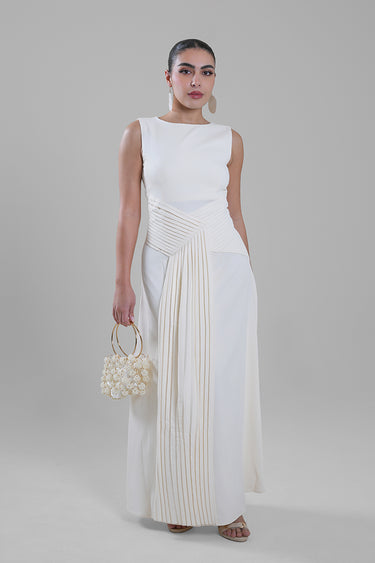 فستان بدون أكمام بتفاصيل طيات