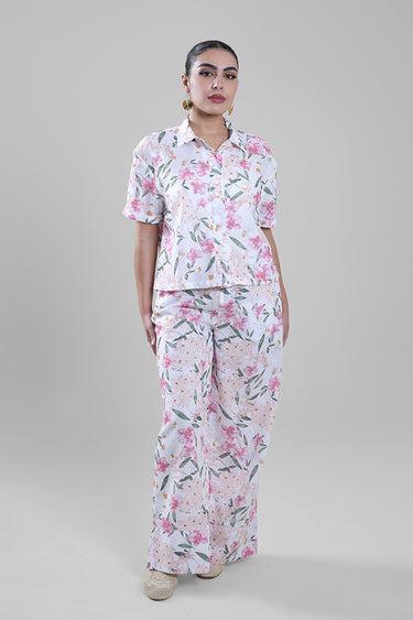 بنطلون بنقشة موردة وخصر مطاطي