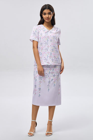 تنورة ميدي بنقشة وقصة مستقيمة