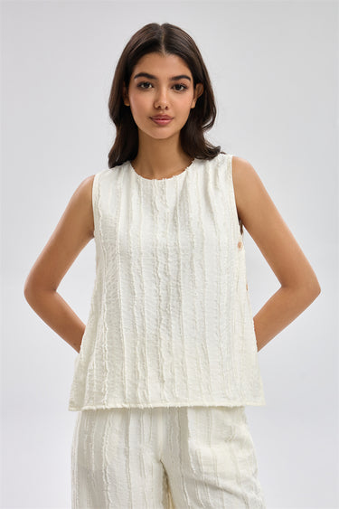 بلوزة نسائية بدون اكمام بقصة مريحة