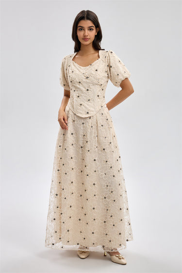 تنورة نسائية طويلة مطرزة