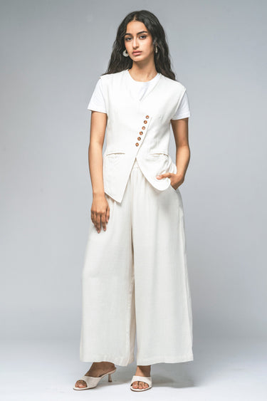 بنطلون واسع بخصر مطاطي وجيوب جانبية