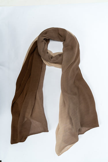 وشاح خفيف بتدرج ناعم