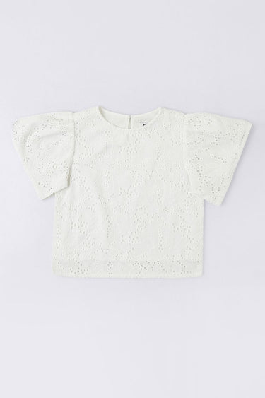 بلوزة بناتي بنمط تطريز مخرم