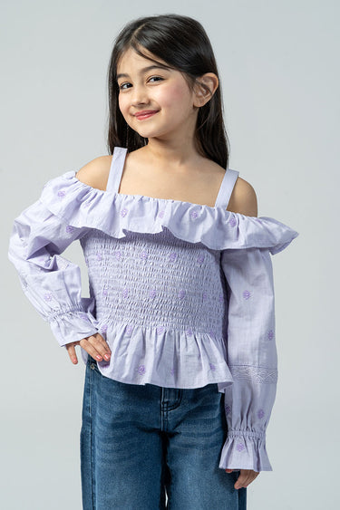 بلوزة مكشكشة بقصة أكتاف مكشوفة