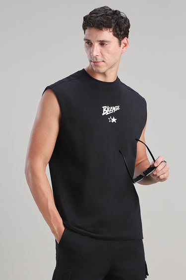 تيشيرت بدون اكمام بطبعة عصرية