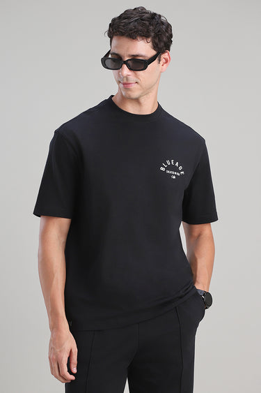 تيشيرت بطبعة خلفية عصرية